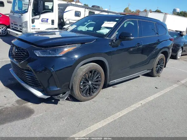 5TDKDRAH5PS520112 2023 TOYOTA HIGHLANDER - Image 2
