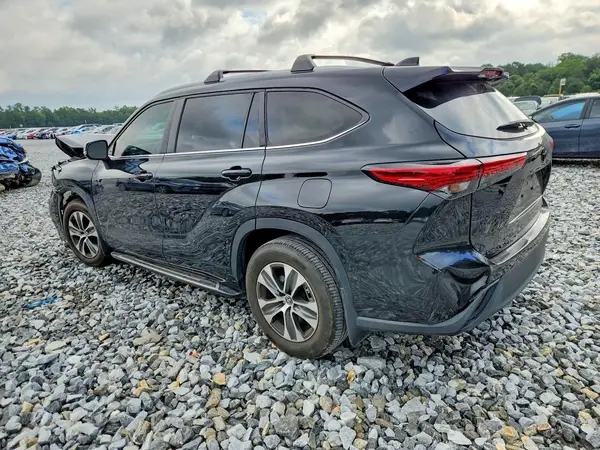 5TDKDRAH5PS522880 2023 TOYOTA HIGHLANDER - Image 2