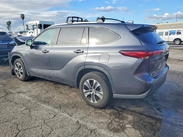 5TDKDRAH5PS525245 2023 TOYOTA HIGHLANDER - Image 2