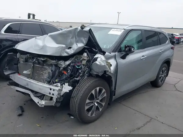 5TDKDRAH5RS053129 2024 TOYOTA HIGHLANDER - Image 2