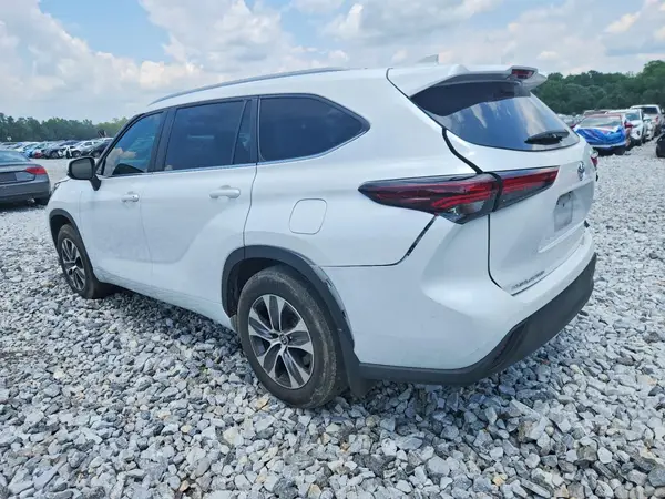 5TDKDRAH5RS053244 2024 TOYOTA HIGHLANDER - Image 2