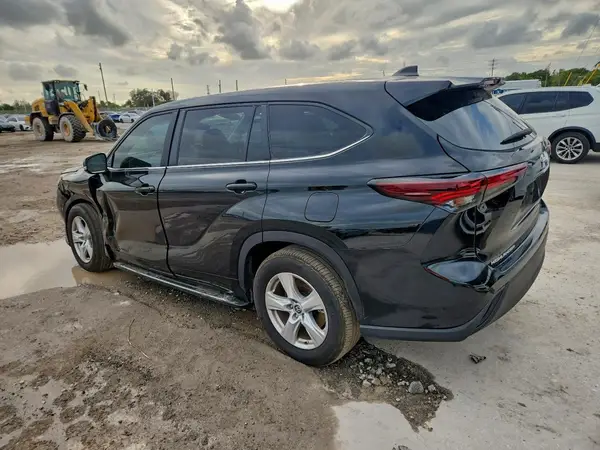 5TDKDRAH5RS054796 2024 TOYOTA HIGHLANDER - Image 2