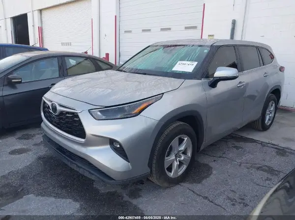 5TDKDRAH5RS528391 2024 TOYOTA HIGHLANDER - Image 2