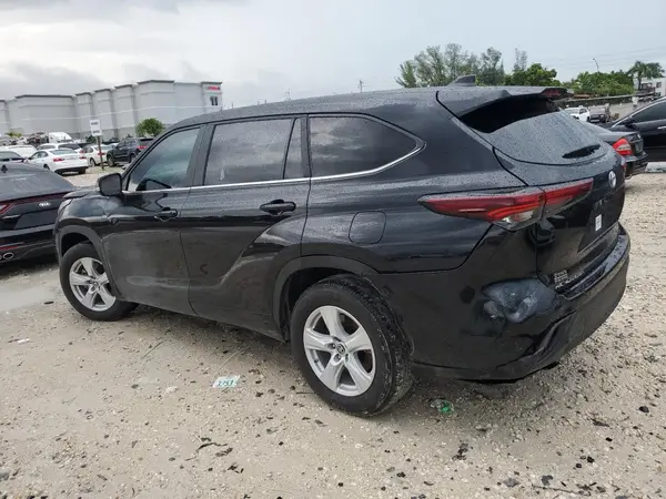 5TDKDRAH5RS528813 2024 TOYOTA HIGHLANDER - Image 2