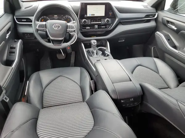 5TDKDRAH5RS530478 2024 TOYOTA HIGHLANDER - Image 8