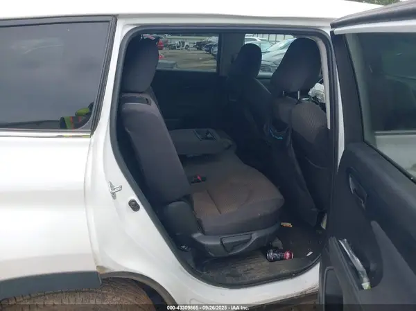 5TDKDRAH5RS533493 2024 TOYOTA HIGHLANDER - Image 8