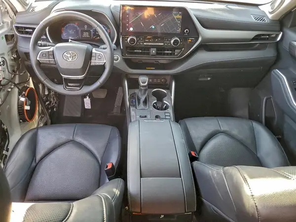 5TDKDRAH5RS534305 2024 TOYOTA HIGHLANDER - Image 8