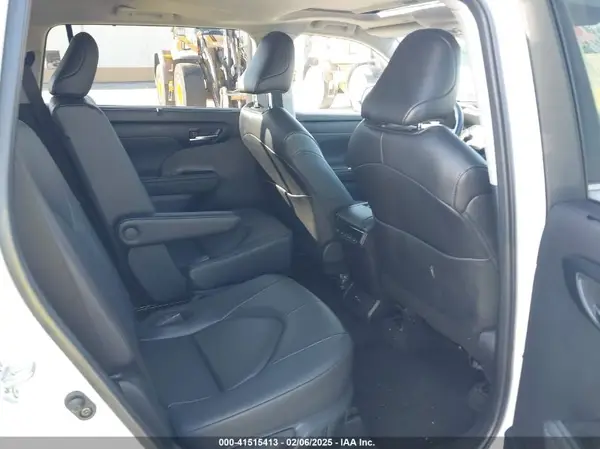 5TDKDRAH5RS534398 2024 TOYOTA HIGHLANDER - Image 8