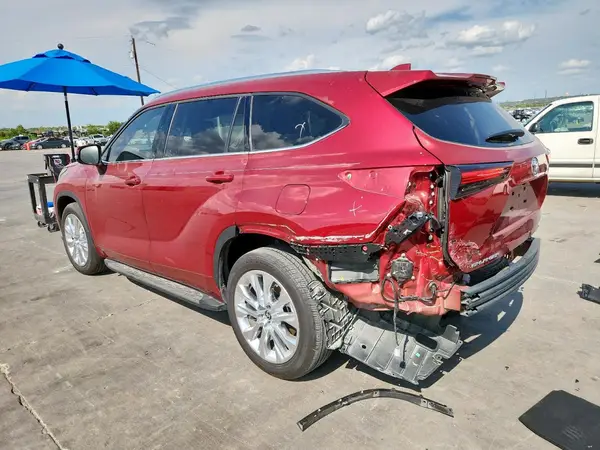 5TDKDRAH5RS534692 2024 TOYOTA HIGHLANDER - Image 2
