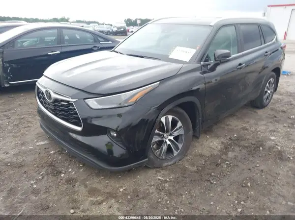 5TDKDRAH5RS534899 2024 TOYOTA HIGHLANDER - Image 2