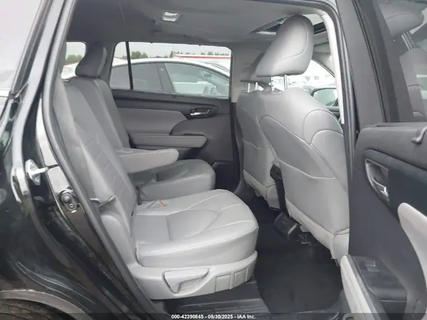 5TDKDRAH5RS534899 2024 TOYOTA HIGHLANDER - Image 8