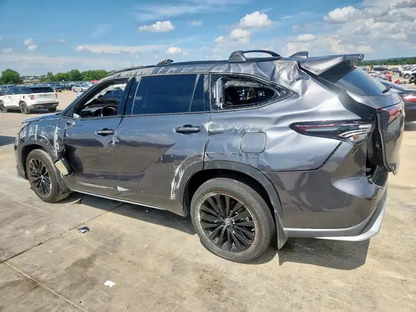 5TDKDRAH5RS541013 2024 TOYOTA HIGHLANDER - Image 2