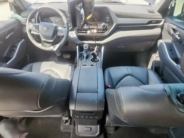 5TDKDRAH5RS541013 2024 TOYOTA HIGHLANDER - Image 8