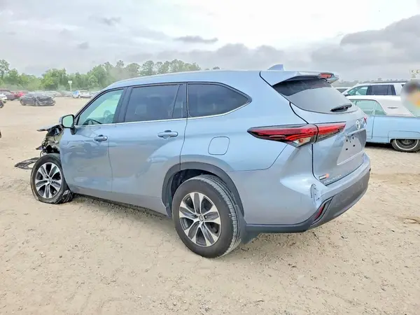 5TDKDRAH5RS541643 2024 TOYOTA HIGHLANDER - Image 2