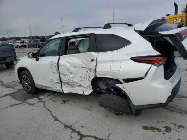 5TDKDRAH5RS541710 2024 TOYOTA HIGHLANDER - Image 2