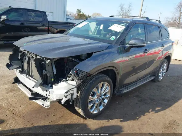 5TDKDRAH5SS552647 2025 TOYOTA HIGHLANDER - Image 2