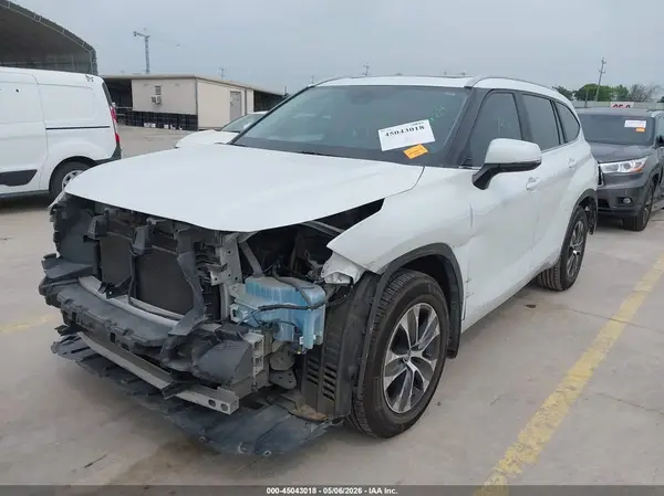5TDKDRAH6PS000341 2023 TOYOTA HIGHLANDER - Image 2