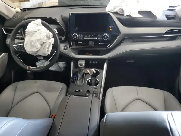 5TDKDRAH6PS001750 2023 TOYOTA HIGHLANDER - Image 8