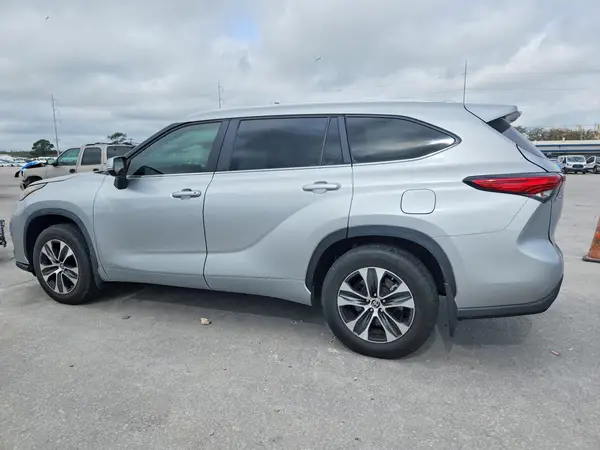 5TDKDRAH6PS006432 2023 TOYOTA HIGHLANDER - Image 2