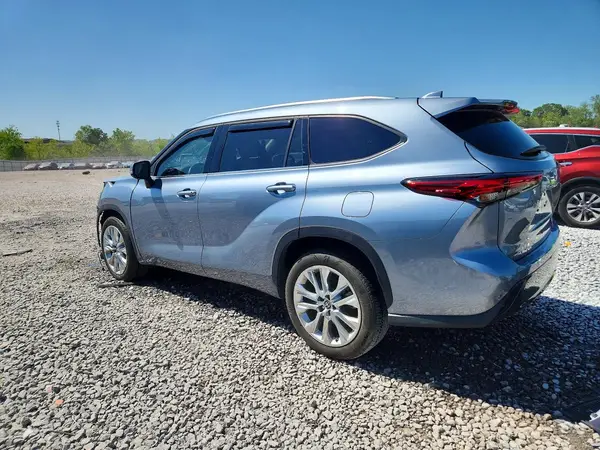 5TDKDRAH6PS007368 2023 TOYOTA HIGHLANDER - Image 2