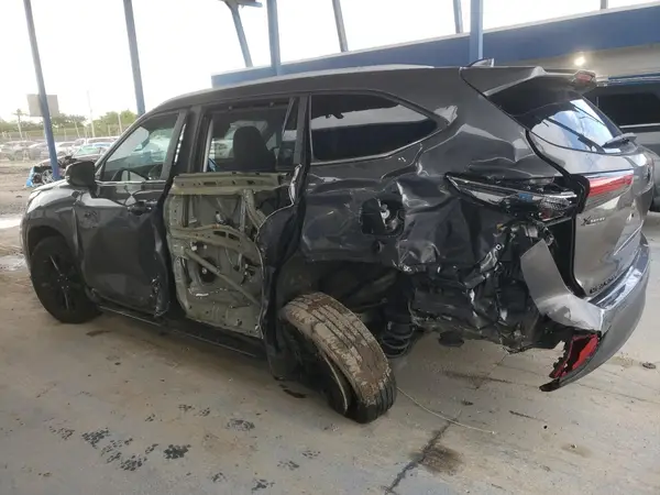 5TDKDRAH6PS010125 2023 TOYOTA HIGHLANDER - Image 2