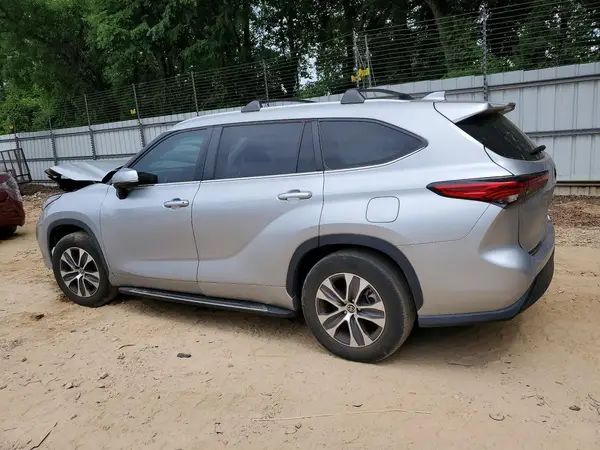 5TDKDRAH6PS014952 2023 TOYOTA HIGHLANDER - Image 2