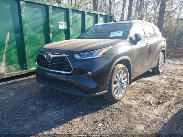 5TDKDRAH6PS017804 2023 TOYOTA HIGHLANDER - Image 2