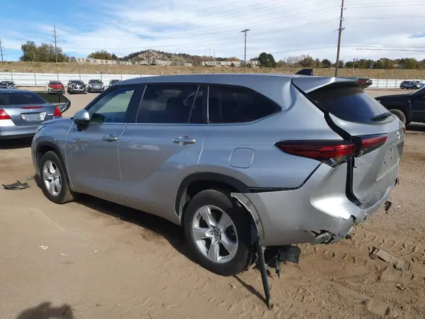 5TDKDRAH6PS017821 2023 TOYOTA HIGHLANDER - Image 2