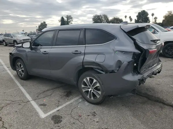 5TDKDRAH6PS020931 2023 TOYOTA HIGHLANDER - Image 2