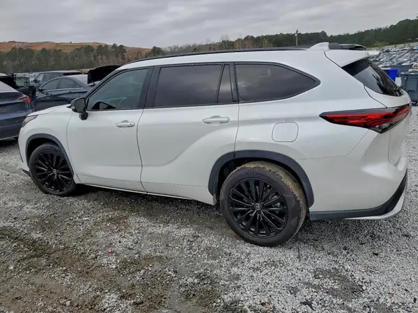 5TDKDRAH6PS022789 2023 TOYOTA HIGHLANDER - Image 2