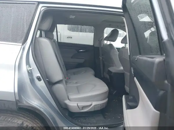 5TDKDRAH6PS027202 2023 TOYOTA HIGHLANDER - Image 8