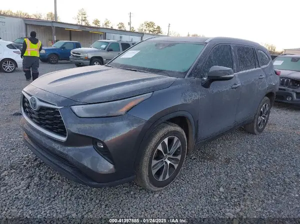 5TDKDRAH6PS031105 2023 TOYOTA HIGHLANDER - Image 2