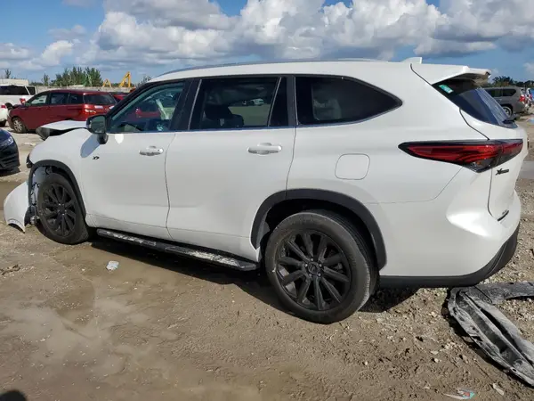 5TDKDRAH6PS031279 2023 TOYOTA HIGHLANDER - Image 2
