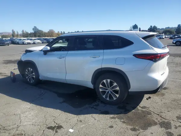5TDKDRAH6PS034764 2023 TOYOTA HIGHLANDER - Image 2