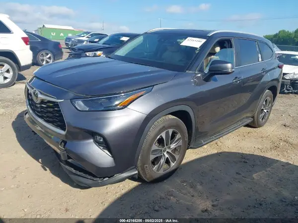 5TDKDRAH6PS039527 2023 TOYOTA HIGHLANDER - Image 2