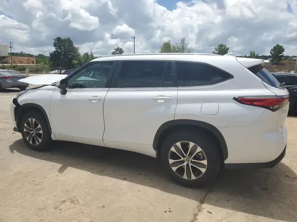5TDKDRAH6PS040919 2023 TOYOTA HIGHLANDER - Image 2