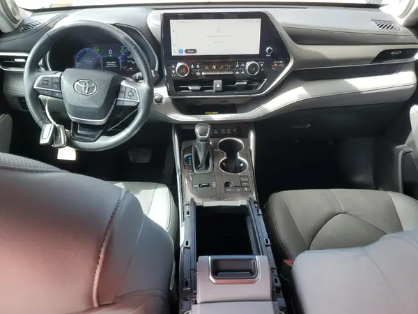 5TDKDRAH6PS500032 2023 TOYOTA HIGHLANDER - Image 8