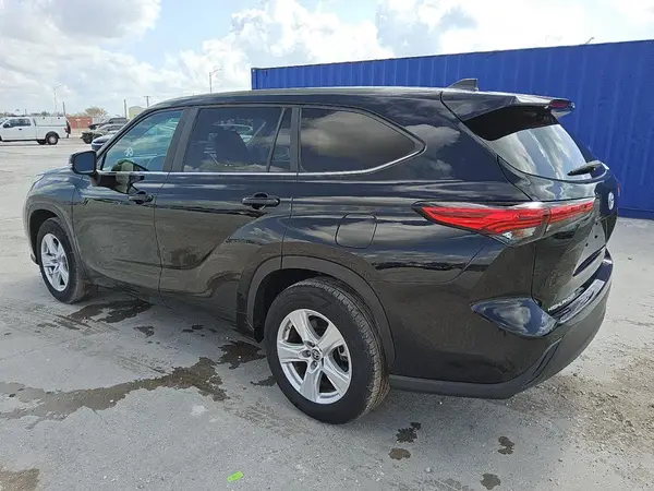 5TDKDRAH6PS501987 2023 TOYOTA HIGHLANDER - Image 2