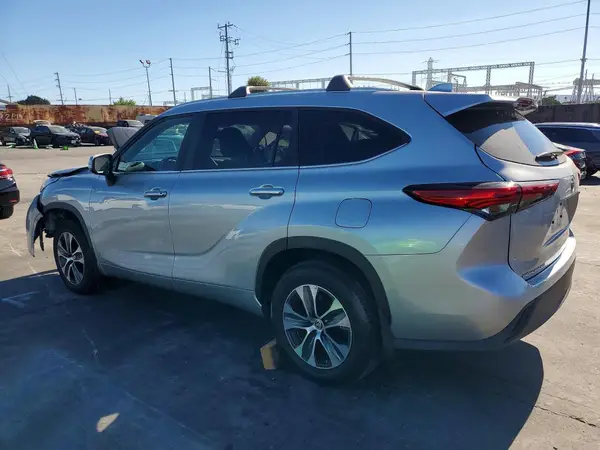 5TDKDRAH6PS504386 2023 TOYOTA HIGHLANDER - Image 2