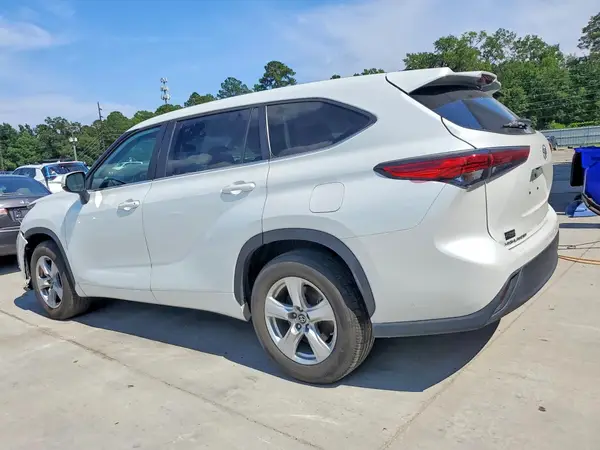 5TDKDRAH6PS504629 2023 TOYOTA HIGHLANDER - Image 2