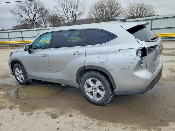 5TDKDRAH6PS510060 2023 TOYOTA HIGHLANDER - Image 2