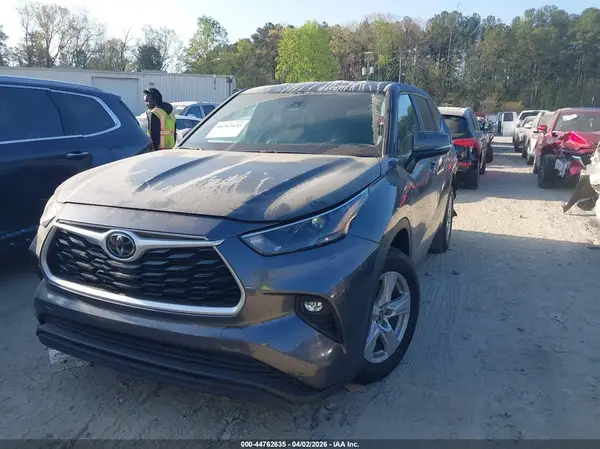 5TDKDRAH6PS510396 2023 TOYOTA HIGHLANDER - Image 2