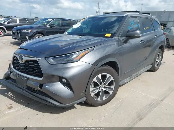 5TDKDRAH6PS522743 2023 TOYOTA HIGHLANDER - Image 2