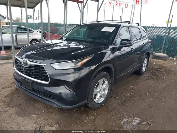 5TDKDRAH6PS525822 2023 TOYOTA HIGHLANDER - Image 2