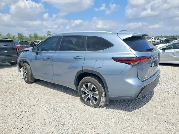 5TDKDRAH6RS529193 2024 TOYOTA HIGHLANDER - Image 2