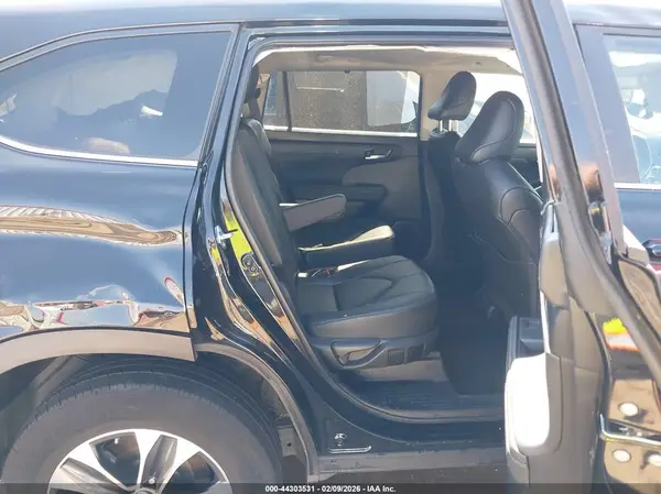 5TDKDRAH6RS530960 2024 TOYOTA HIGHLANDER - Image 8