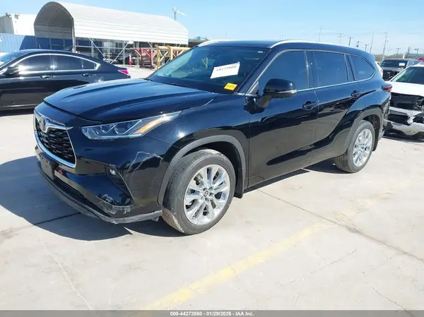 5TDKDRAH6RS532644 2024 TOYOTA HIGHLANDER - Image 2