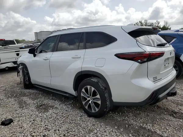 5TDKDRAH6RS534720 2024 TOYOTA HIGHLANDER - Image 2