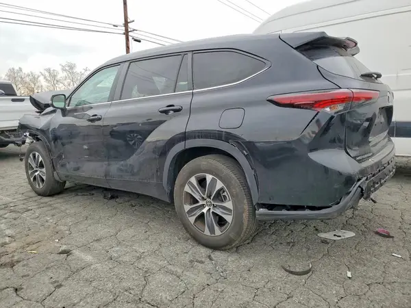 5TDKDRAH6RS535608 2024 TOYOTA HIGHLANDER - Image 2