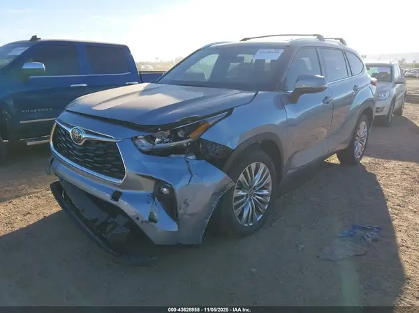 5TDKDRAH6RS536225 2024 TOYOTA HIGHLANDER - Image 2